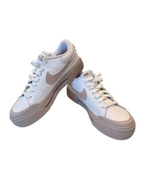 Nike Court Legacy Lift Women’s White & Platinum Violet Low-Top Platform Sneakers